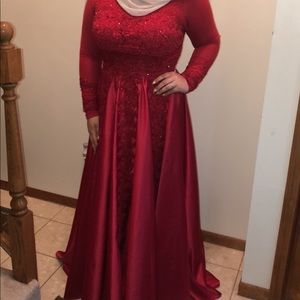 Prom dress! Worn once! Size 16, Customized sleeves